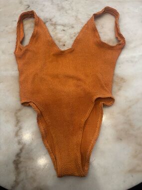 bond-eye Orange Knit Tank